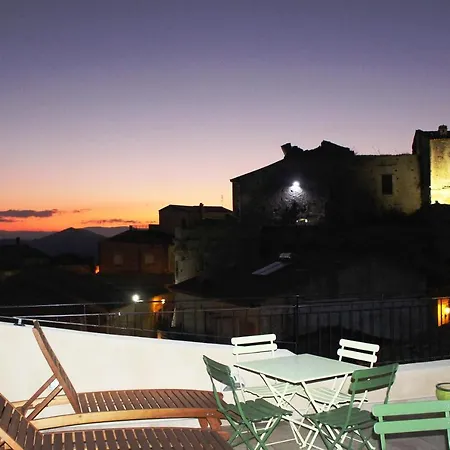 Casa Mazzone Bed & Breakfast 3*